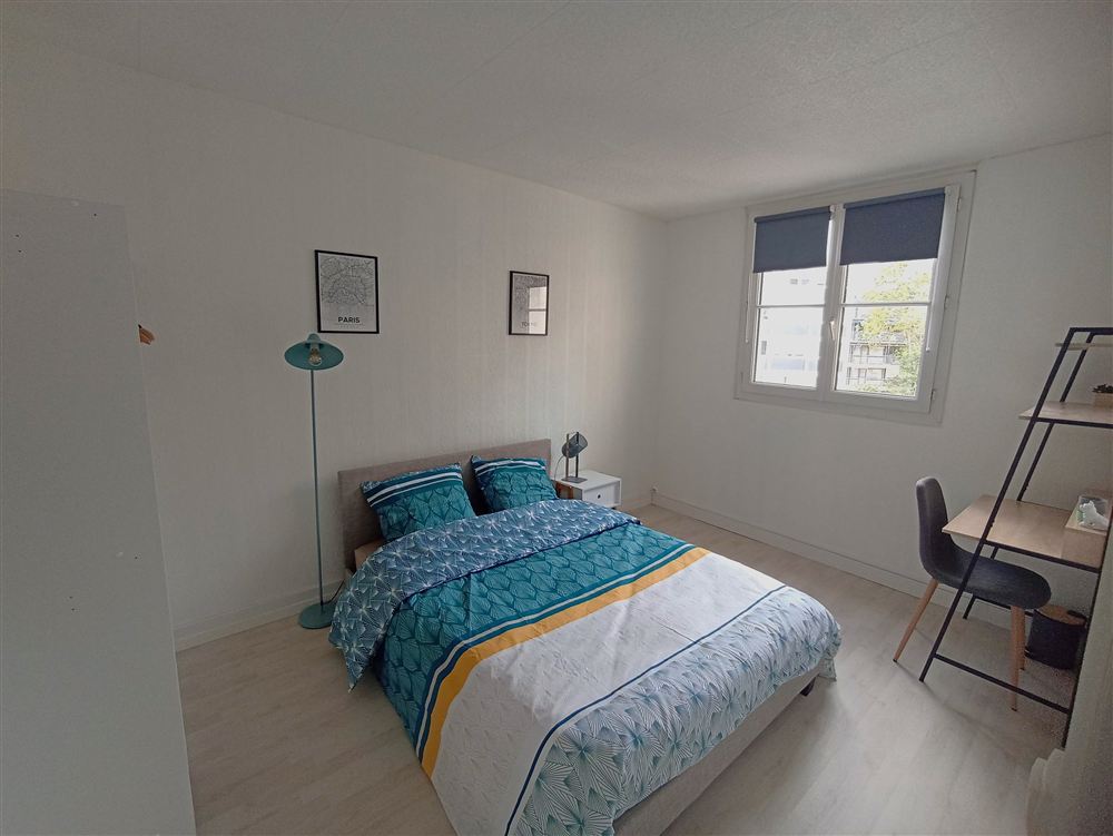 Chambre meublée